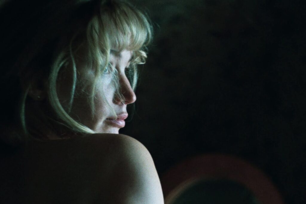 珍妮佛勞倫斯不忍了!在《Die My Love》中直接發瘋,大展崩潰演技 2 %E4%B8%8B%E5%8D%885.01 2025 9 23%E7%9A%84%E5%BD%B1%E5%83%8F 1