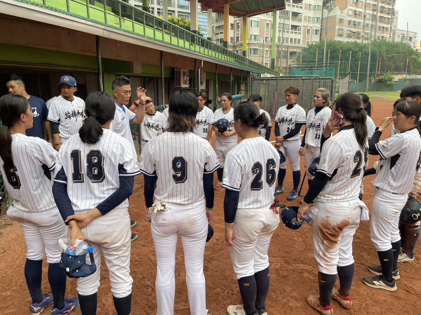 - 報新聞 Mega News 圖說頂新和德文教基金會長期支持女子棒球協助接棒未來女子棒球隊安心追夢頂新和德文教基金會提供 2