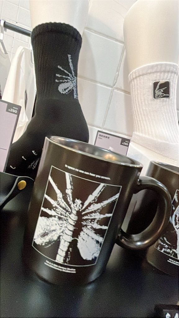 異形00008 576x1024 1