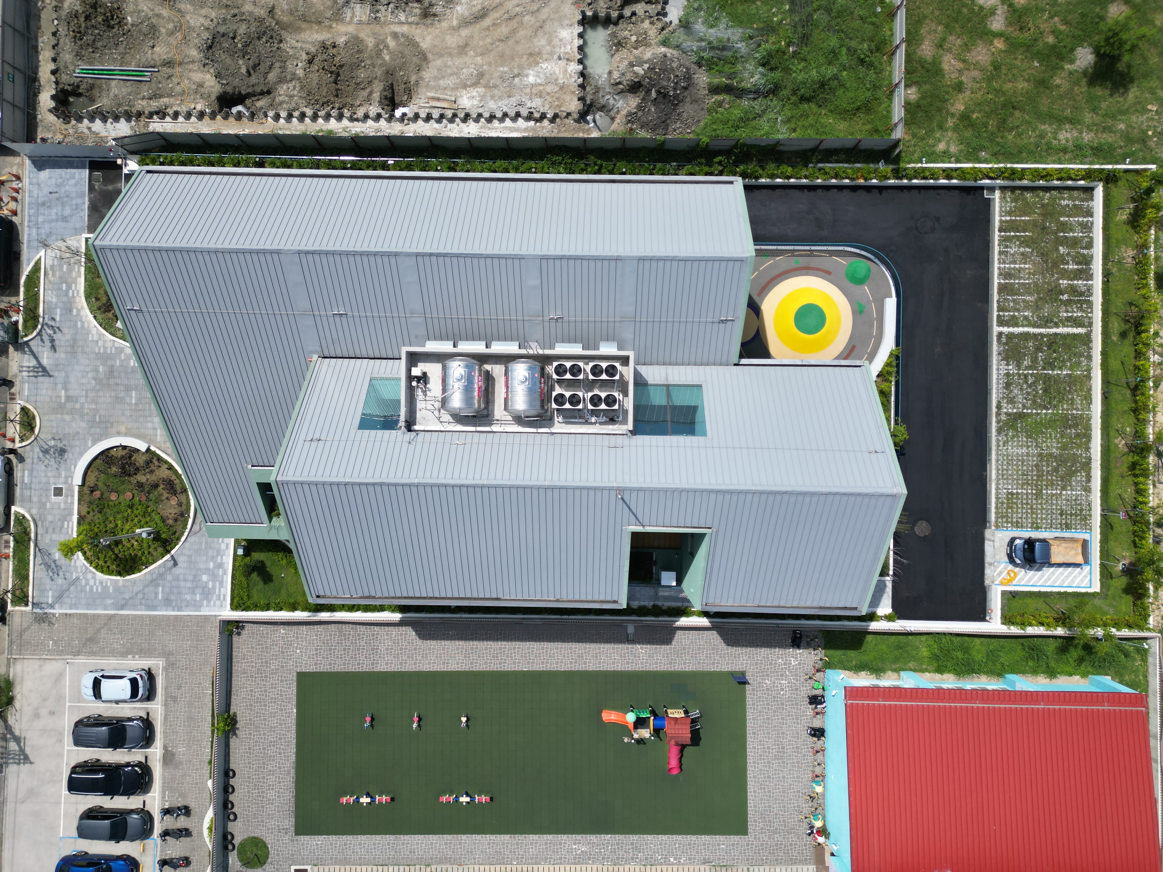 03 大肚兒少家庭福利館占地2 035平方公尺 建築物為地上三層 並設置多功能教學與活動空